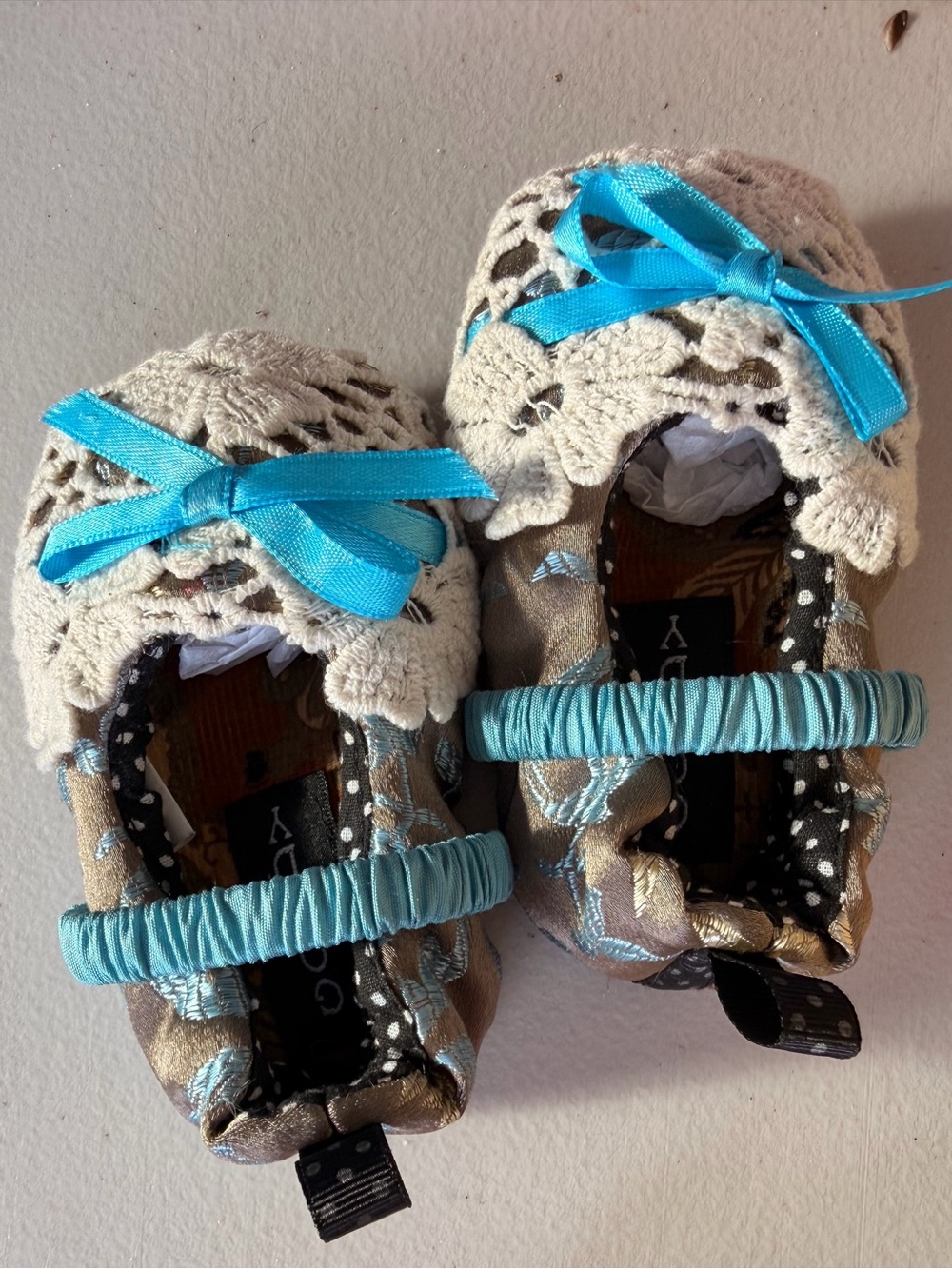 Baby/Toddler Crochet-Bow Mary Jane Shoes in Beige and Turquoise